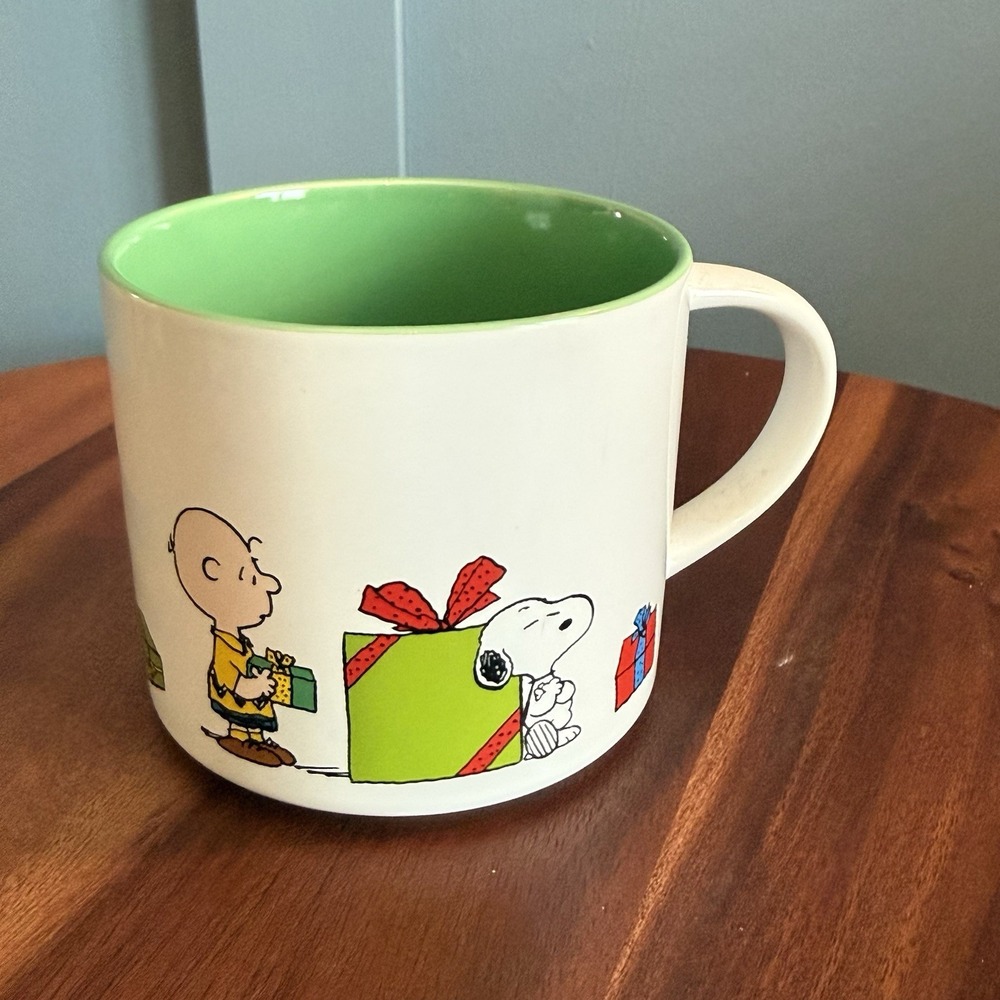 2025 Zak Peanuts Christmas Mug Snoopy Charlie Brown Lucy Gifts Green Interior